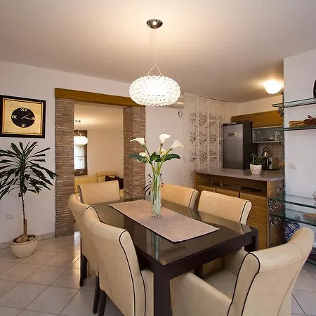 Bartol Apartment